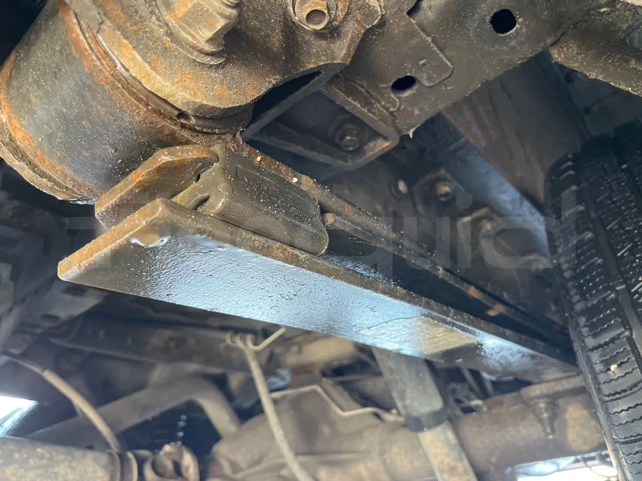 Ford Transit FBD -  Euro6 - 114kW - 6.704mt - axle 2 shock absorbers 1 right