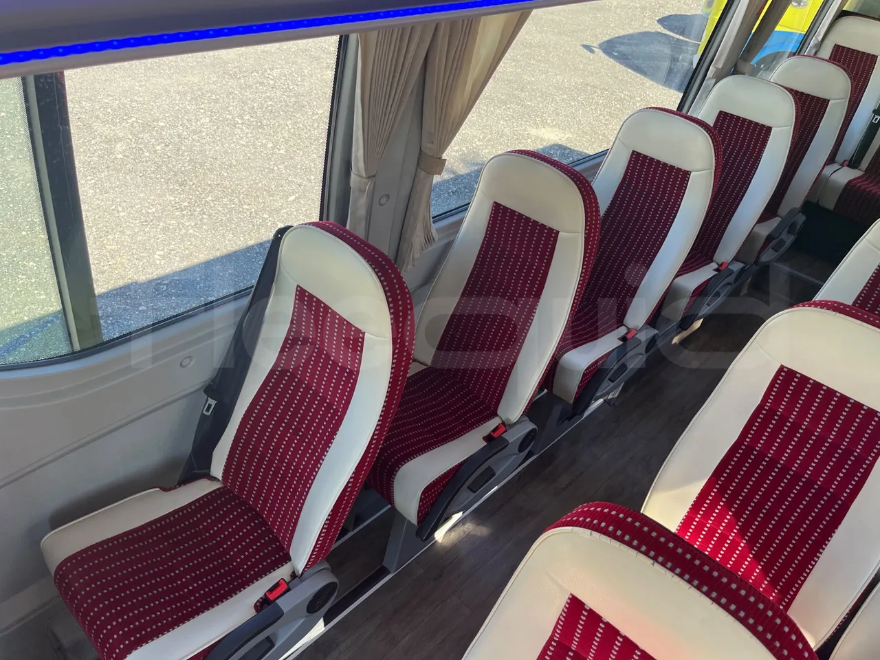 Iveco Ferqui Radius Dino - EUR6 - 132kW - 7.630m - single seat detail