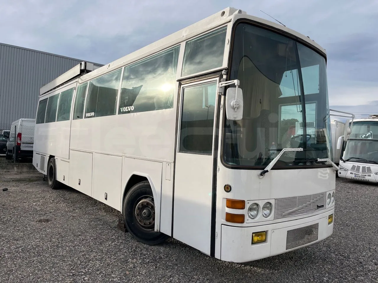 Volvo B10M 55/60 -EUR0-228kW -11.880m - 3/4 front right doors