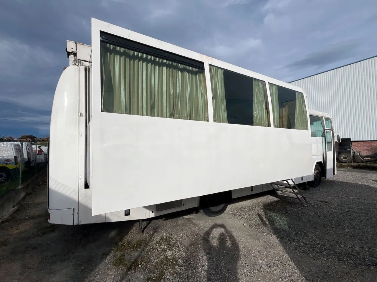 Volvo B10M 55/60 -EUR0-228kW -11.880m - 3/4 right rear doors open