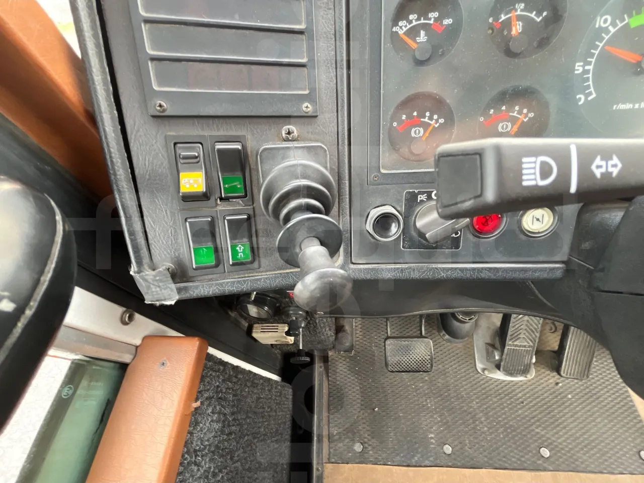 Volvo B10M 55/60 -EUR0-228kW -11.880m - onboard devices 2