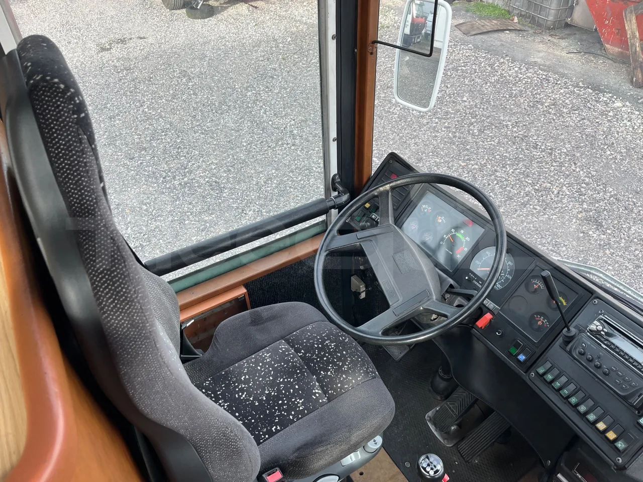 Volvo B10M 55/60 -EUR0-228kW -11.880m - driver's seat photo