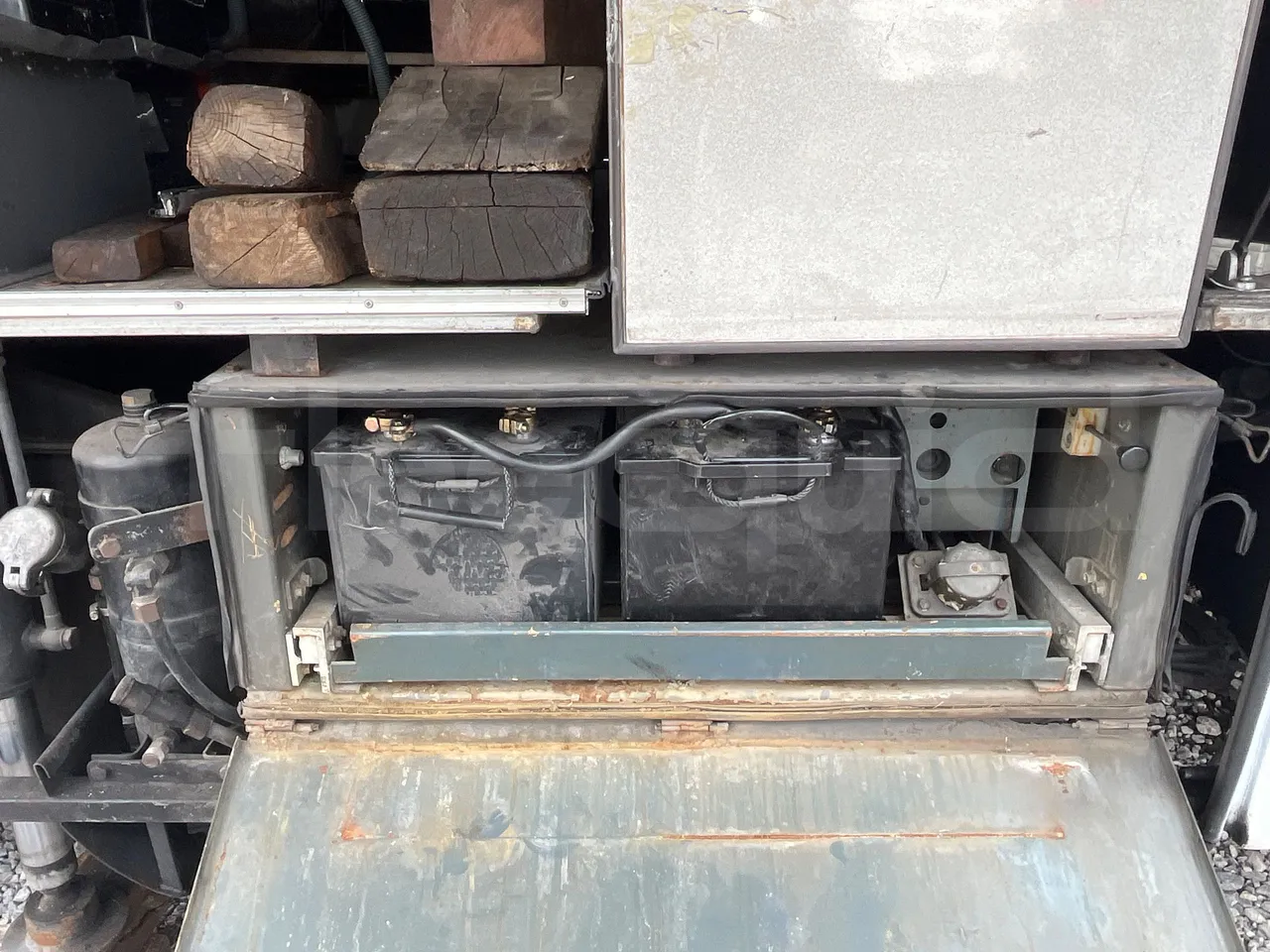 Volvo B10M 55/60 -EUR0-228kW -11.880m - external compartments photo