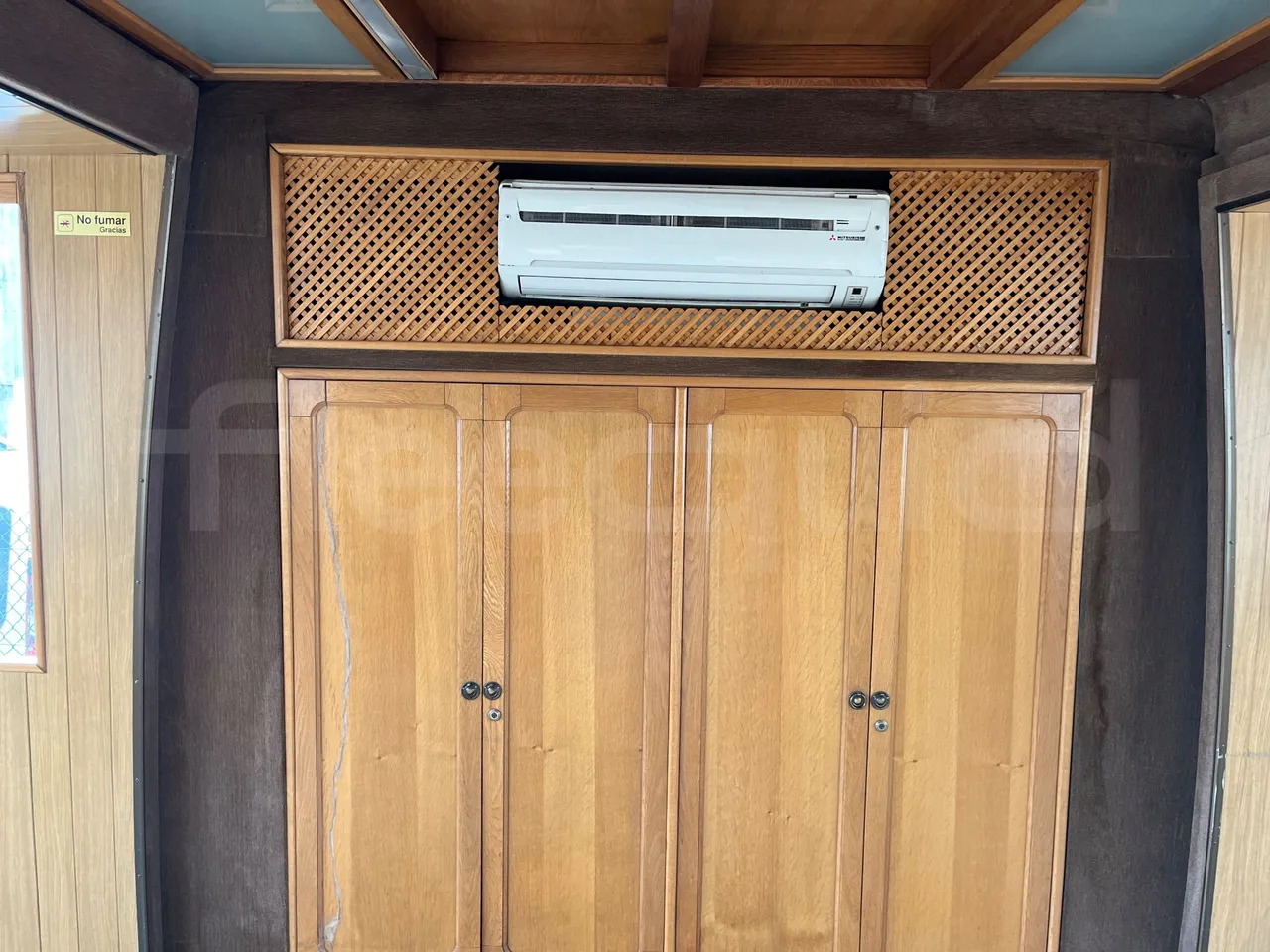 Volvo B10M 55/60 -EUR0-228kW -11.880m - footrest detail photo