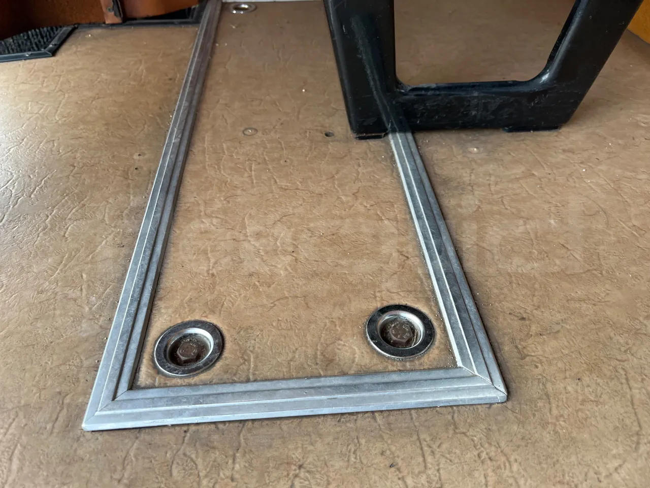 Volvo B10M 55/60 -EUR0-228kW -11.880m - floor hatches photo