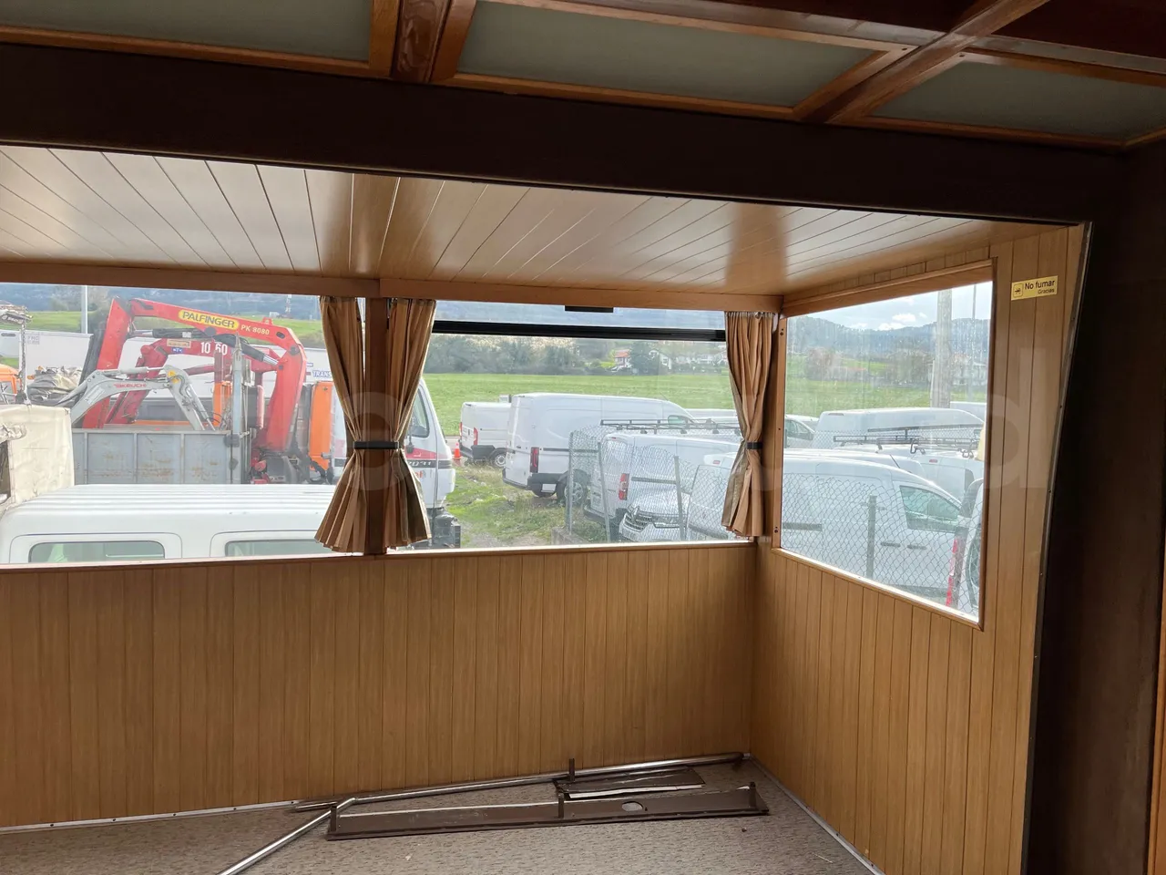 Volvo B10M 55/60 -EUR0-228kW -11.880m - forward view middle aisle