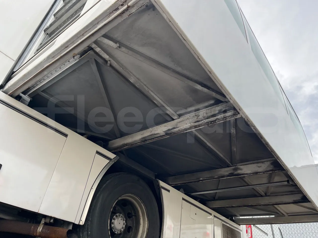 Volvo B10M 55/60 -EUR0-228kW -11.880m - luggage rack photo