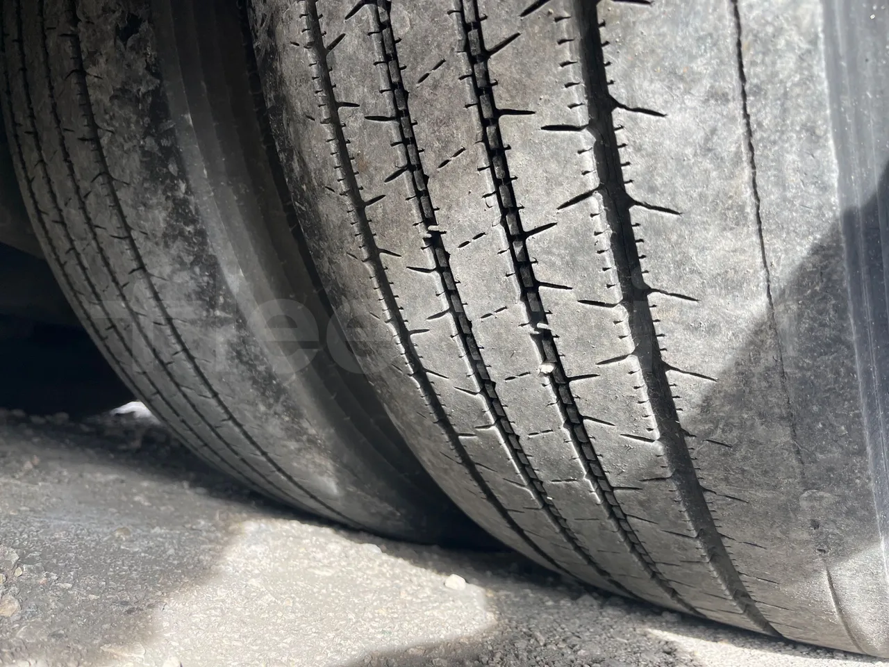 Volvo B10M 55/60 -EUR0-228kW -11.880m - tread condition second axle tires left