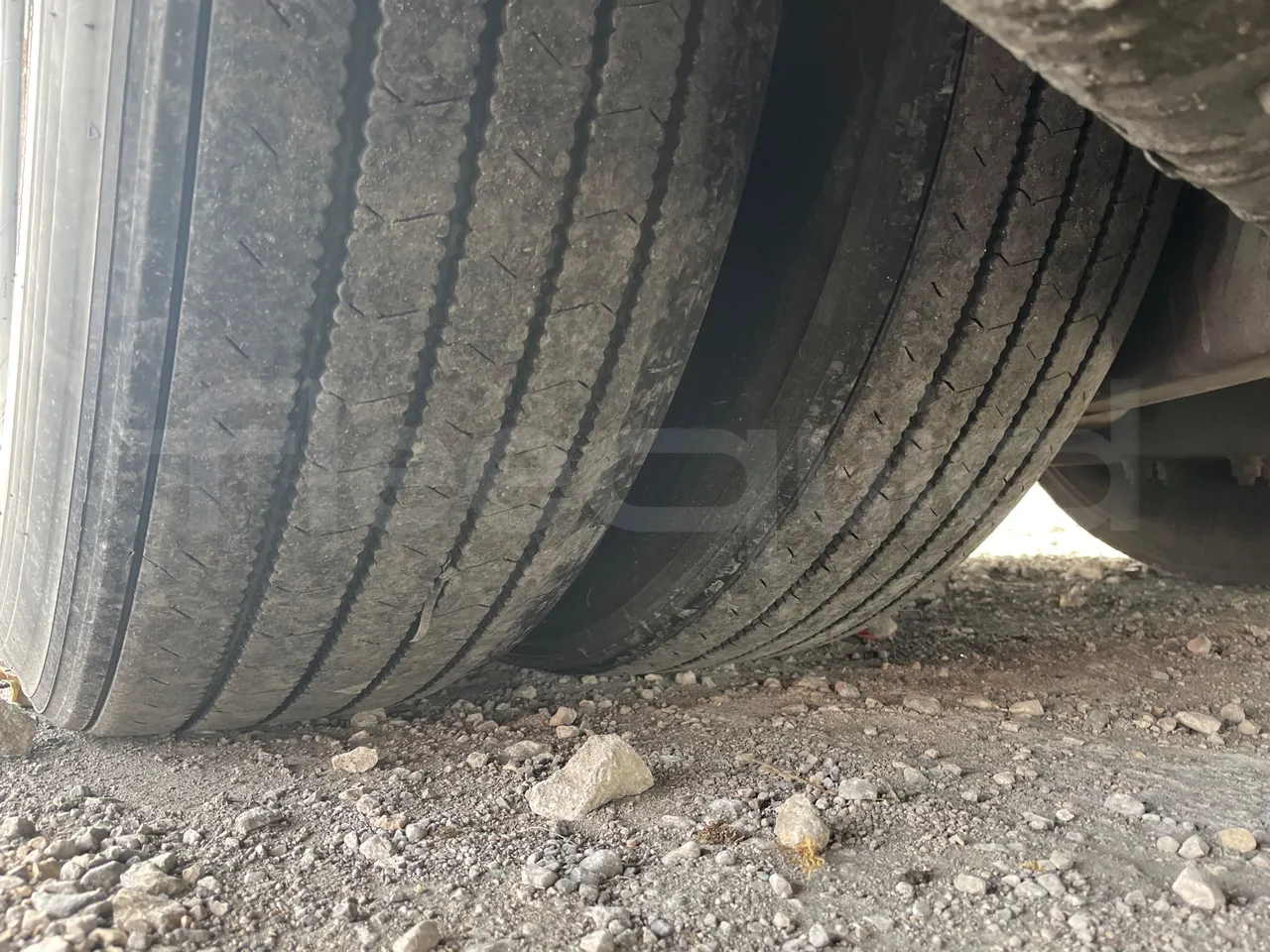 Volvo B10M 55/60 -EUR0-228kW -11.880m - tread condition second axle tires right