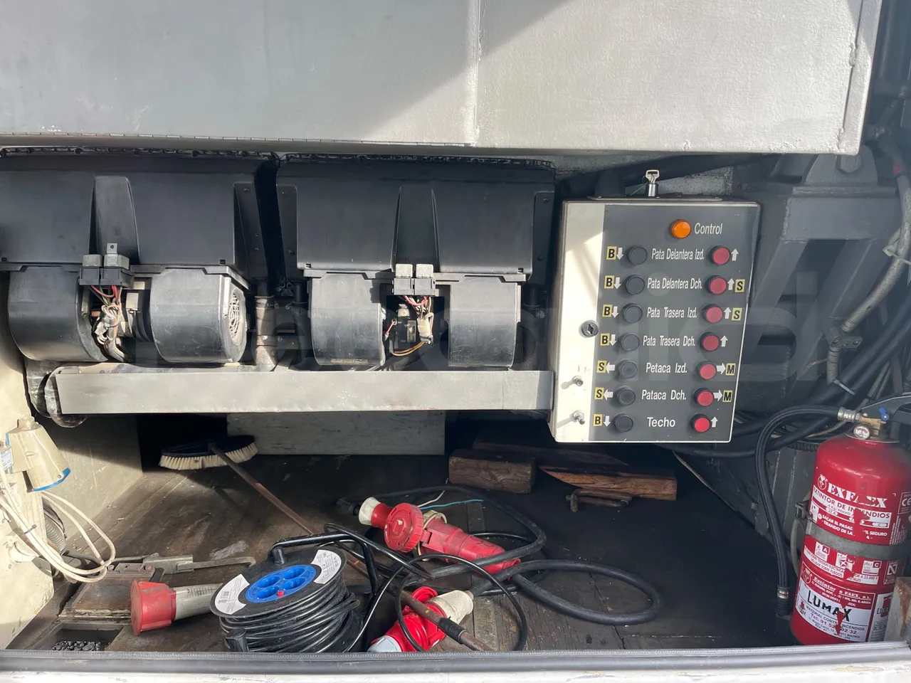 Volvo B10M 55/60 -EUR0-228kW -11.880m - platform code photo