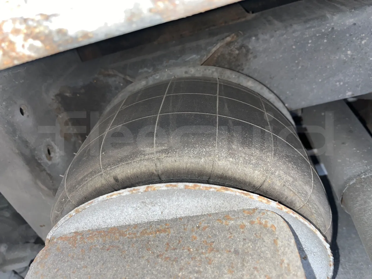 Volvo B10M 55/60 -EUR0-228kW -11.880m - axle 2 shock absorbers 2 left