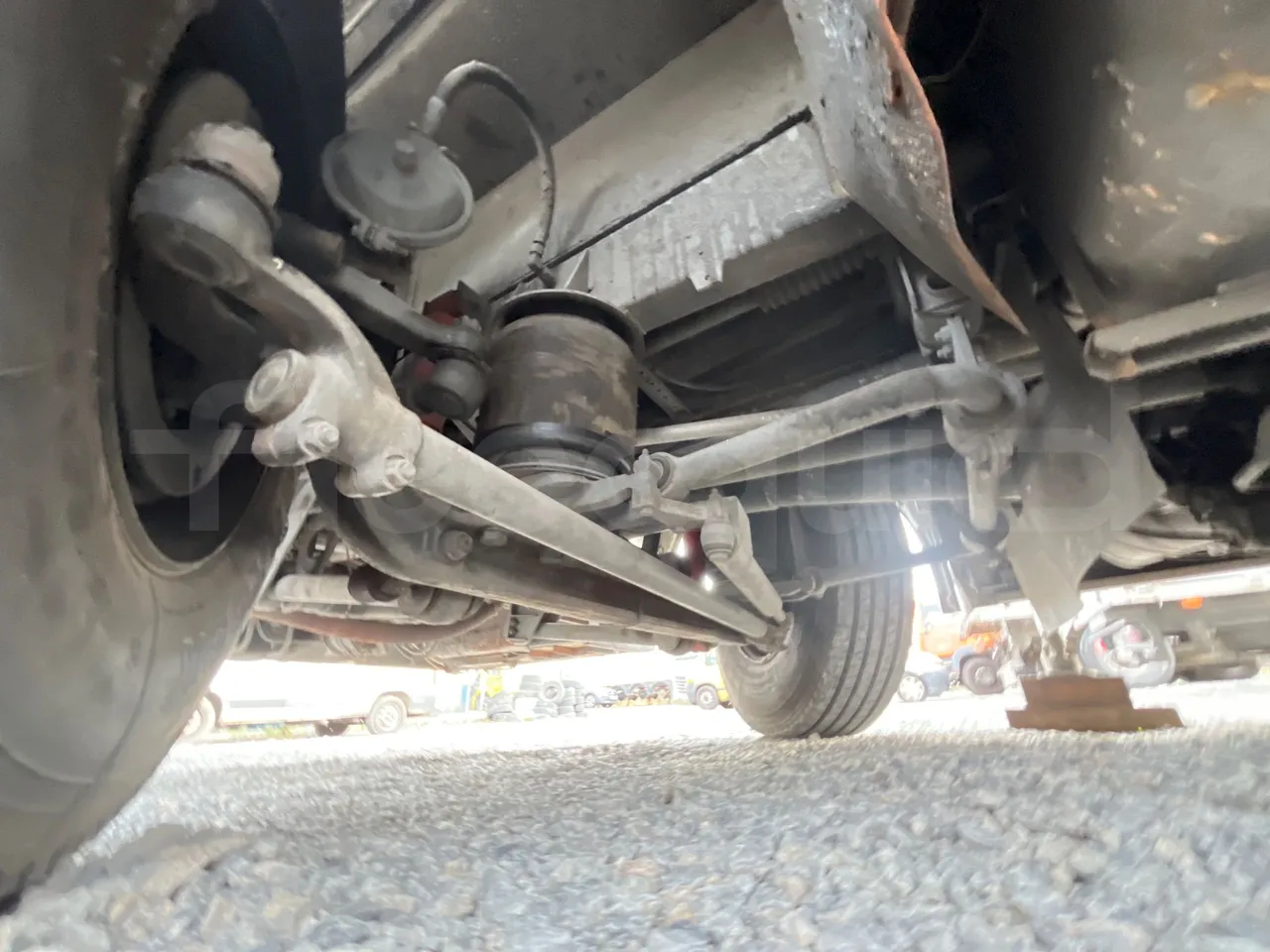 Volvo B10M 55/60 -EUR0-228kW -11.880m - front axle left side