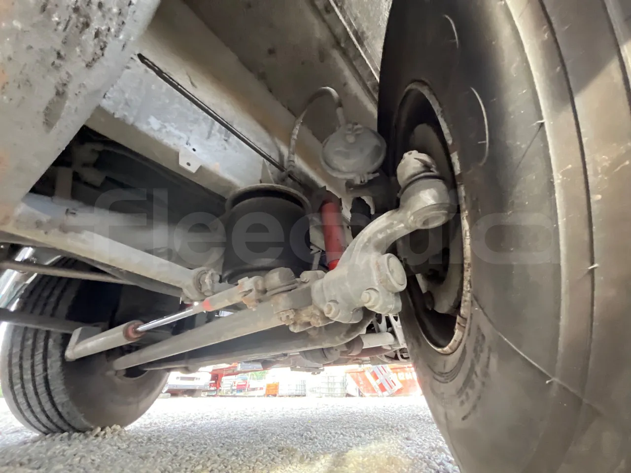 Volvo B10M 55/60 -EUR0-228kW -11.880m - front axle right side