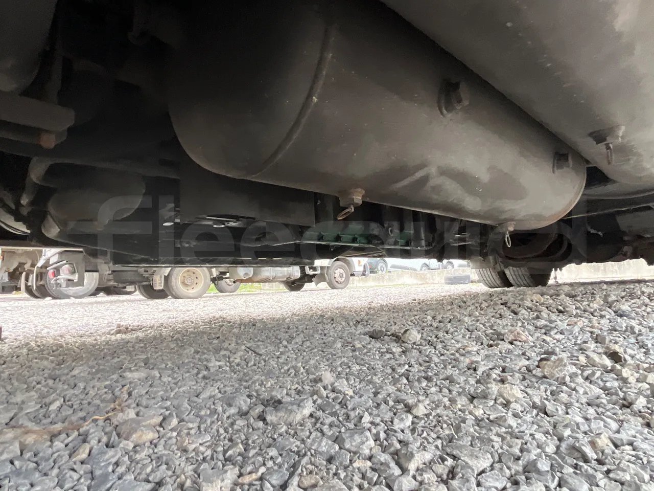 Volvo B10M 55/60 -EUR0-228kW -11.880m - central undercarriage photo
