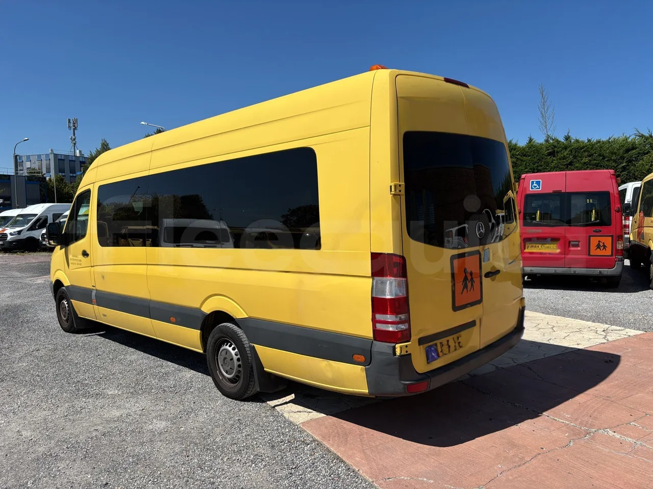 Mercedes-Benz Sprinter - 3/4 Rear Left Side