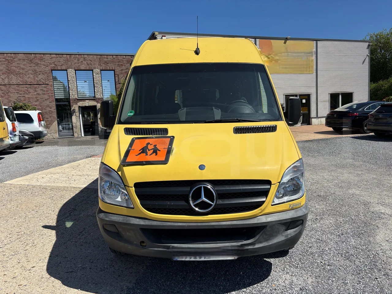 Mercedes-Benz Sprinter - Front