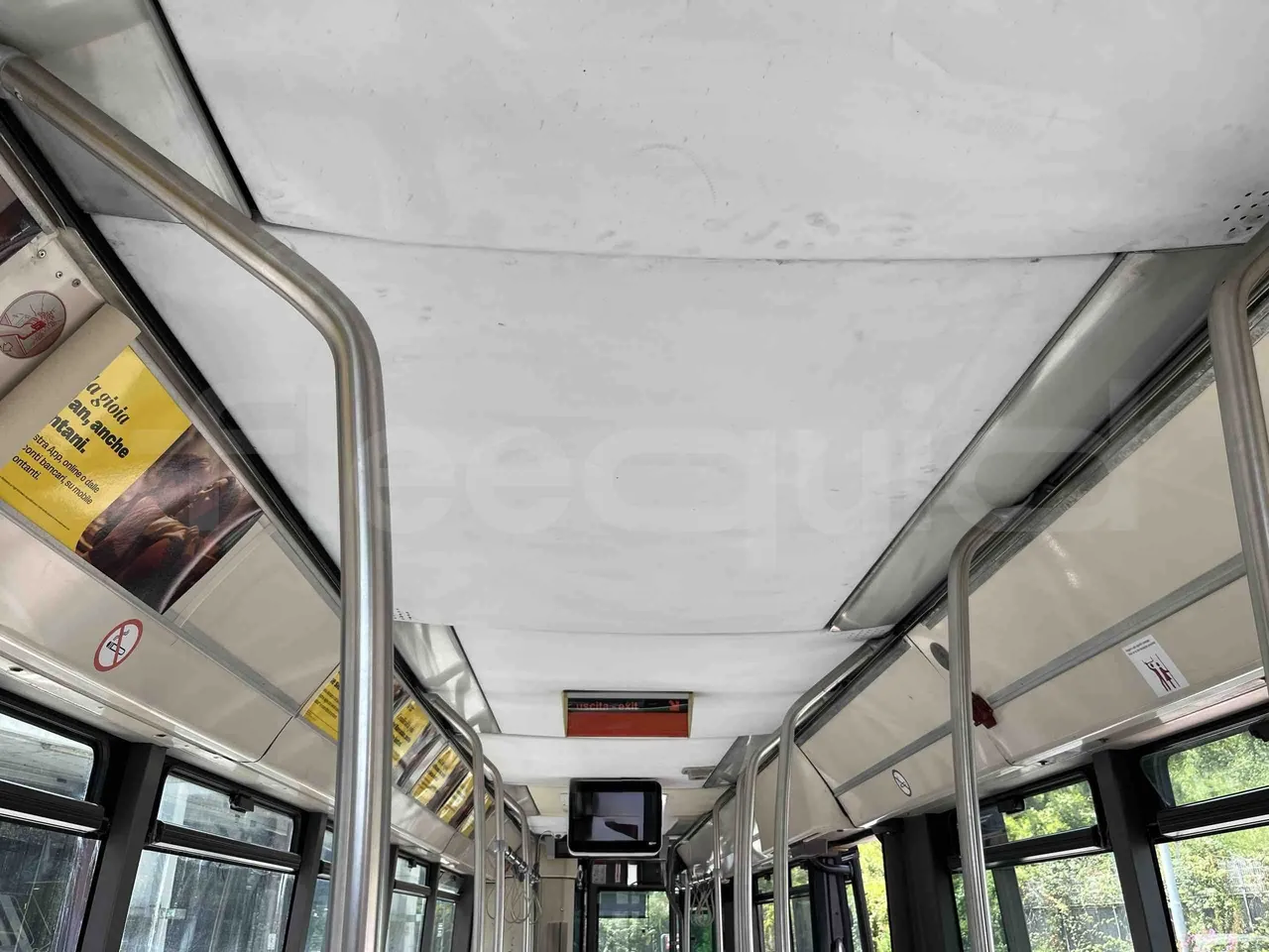 Iveco Citelis - Overhead Compartments