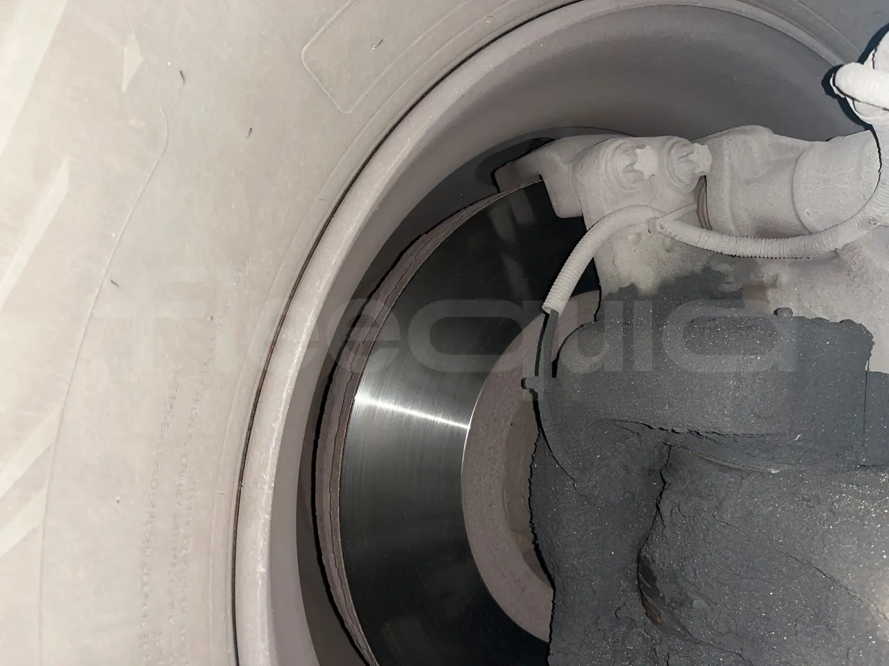 Man Lion's Regio L 360 - Euro5 - 265kW - 13.900mt - front discs right