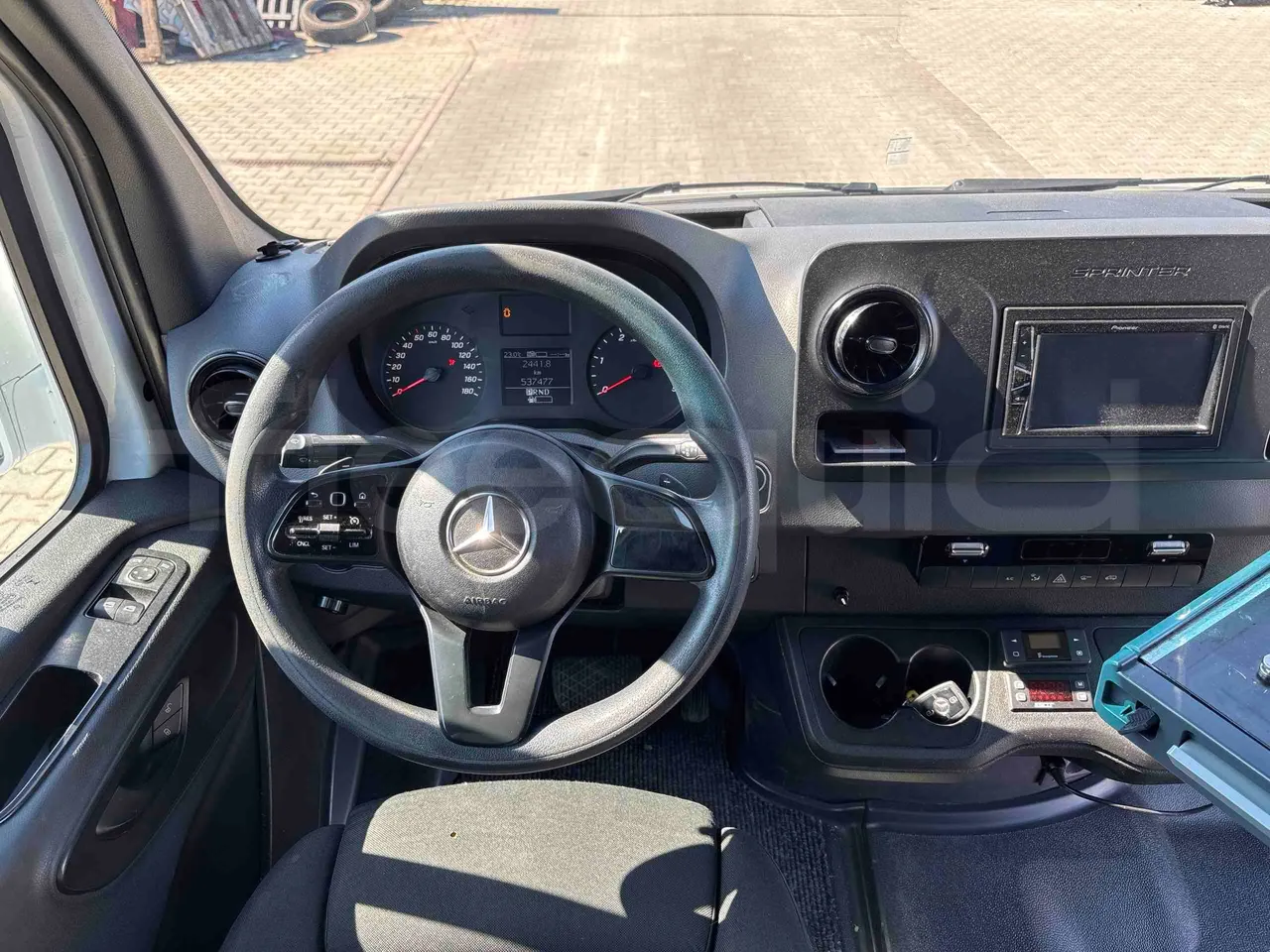 Mercedes-Benz Sprinter Mercus - Euro6 - 140kW - 7,400mt - buttons panels on