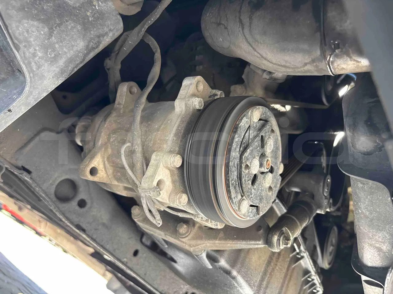 Mercedes-Benz Sprinter Mercus - Euro6 - 140kW - 7,400mt - air conditioning compressor