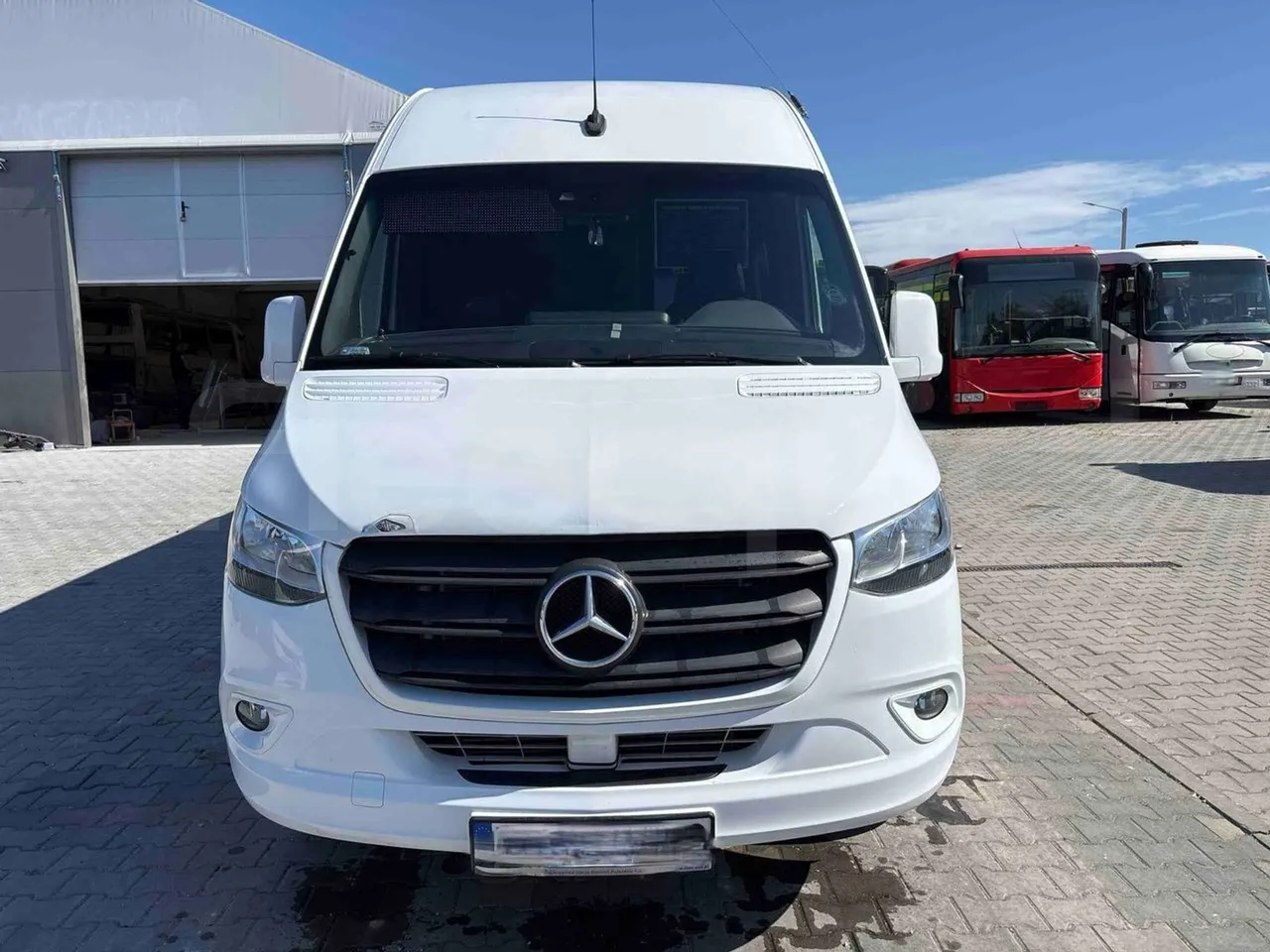 Mercedes-Benz Sprinter Mercus - Euro6 - 140kW - 7,400mt - front photo