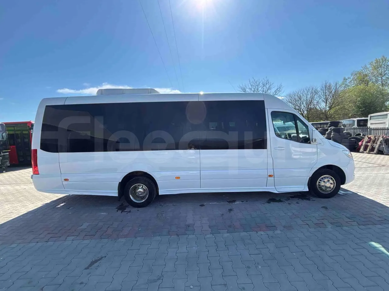 Mercedes-Benz Sprinter Mercus - Euro6 - 140kW - 7,400mt - right side doors closed