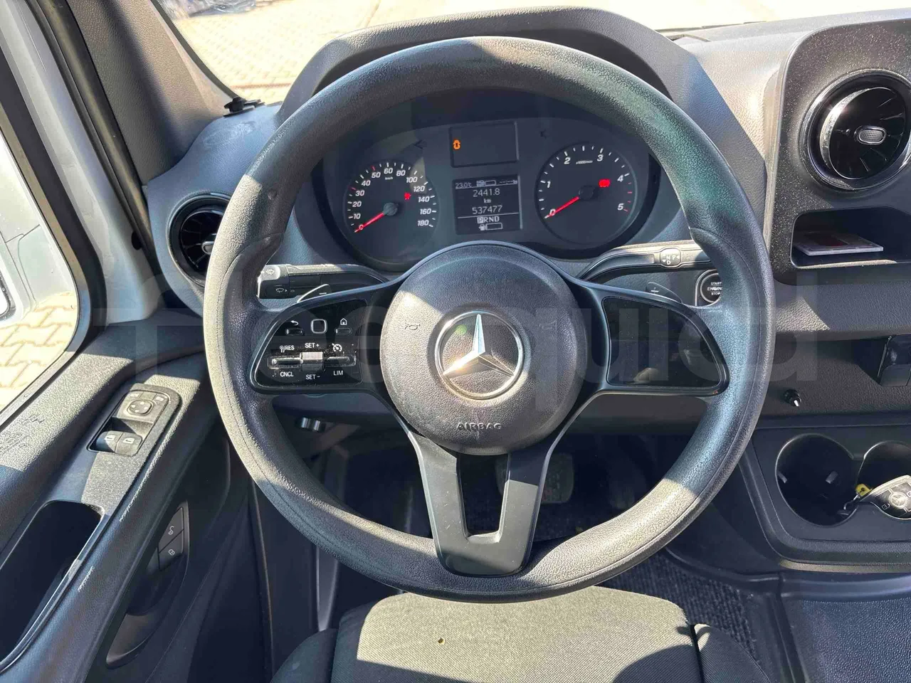 Mercedes-Benz Sprinter Mercus - Euro6 - 140kW - 7,400mt - steering wheel photo