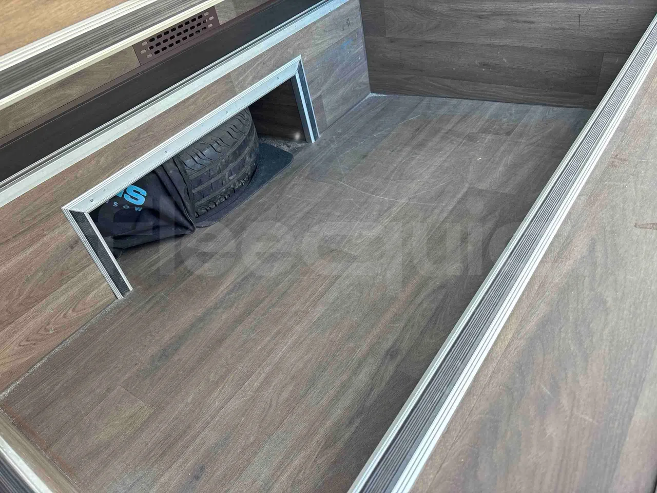 Mercedes-Benz Sprinter Mercus - Euro6 - 140kW - 7,400mt - under carpet photo