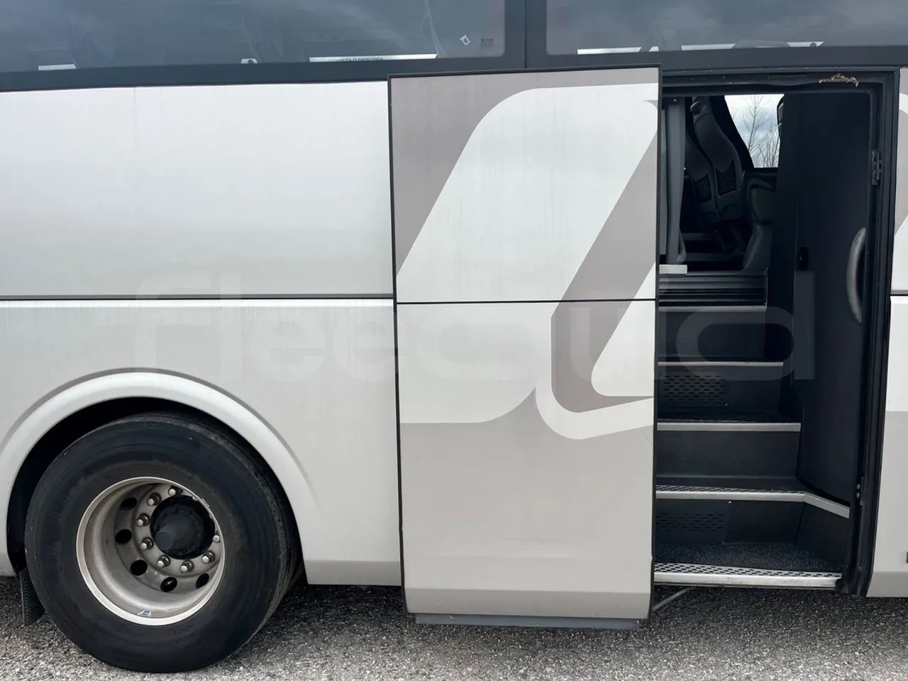 Irizar i6 12.35 - EUR6 - 305kW - 12.200m - front door 2 open