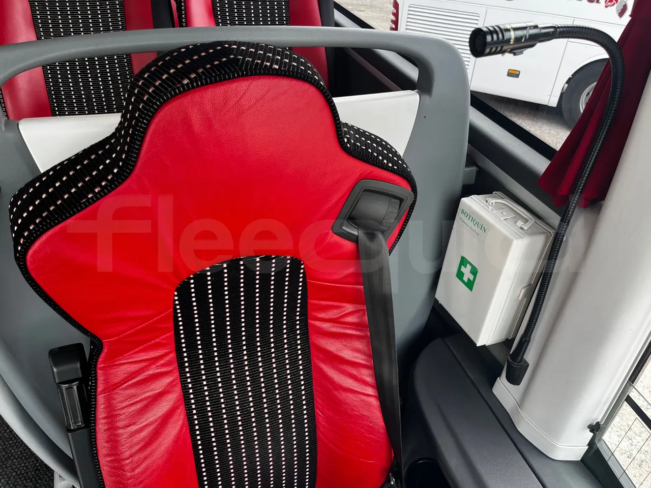 Irizar i6 12.35 - EUR6 - 305kW - 12.200m - driver microphone accessories photo