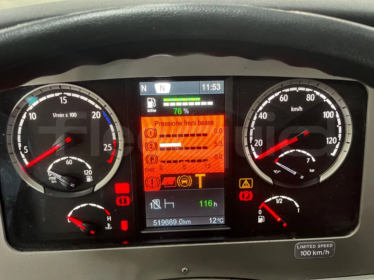 Irizar i6 12.35 - EUR6 - 305kW - 12.200m - dashboard lights on