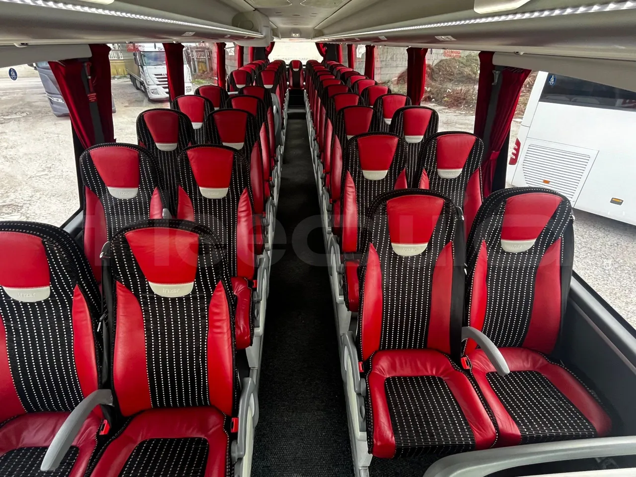 Irizar i6 12.35 - EUR6 - 305kW - 12.200m - reverse view middle aisle