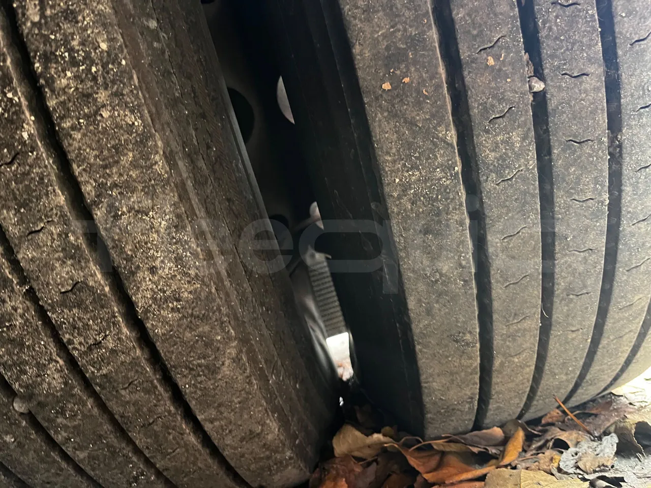 Irizar i6 12.35 - EUR6 - 305kW - 12.200m - tread condition front tires left