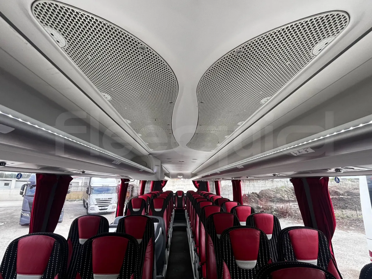 Irizar i6 12.35 - EUR6 - 305kW - 12.200m - overhead compartments photo