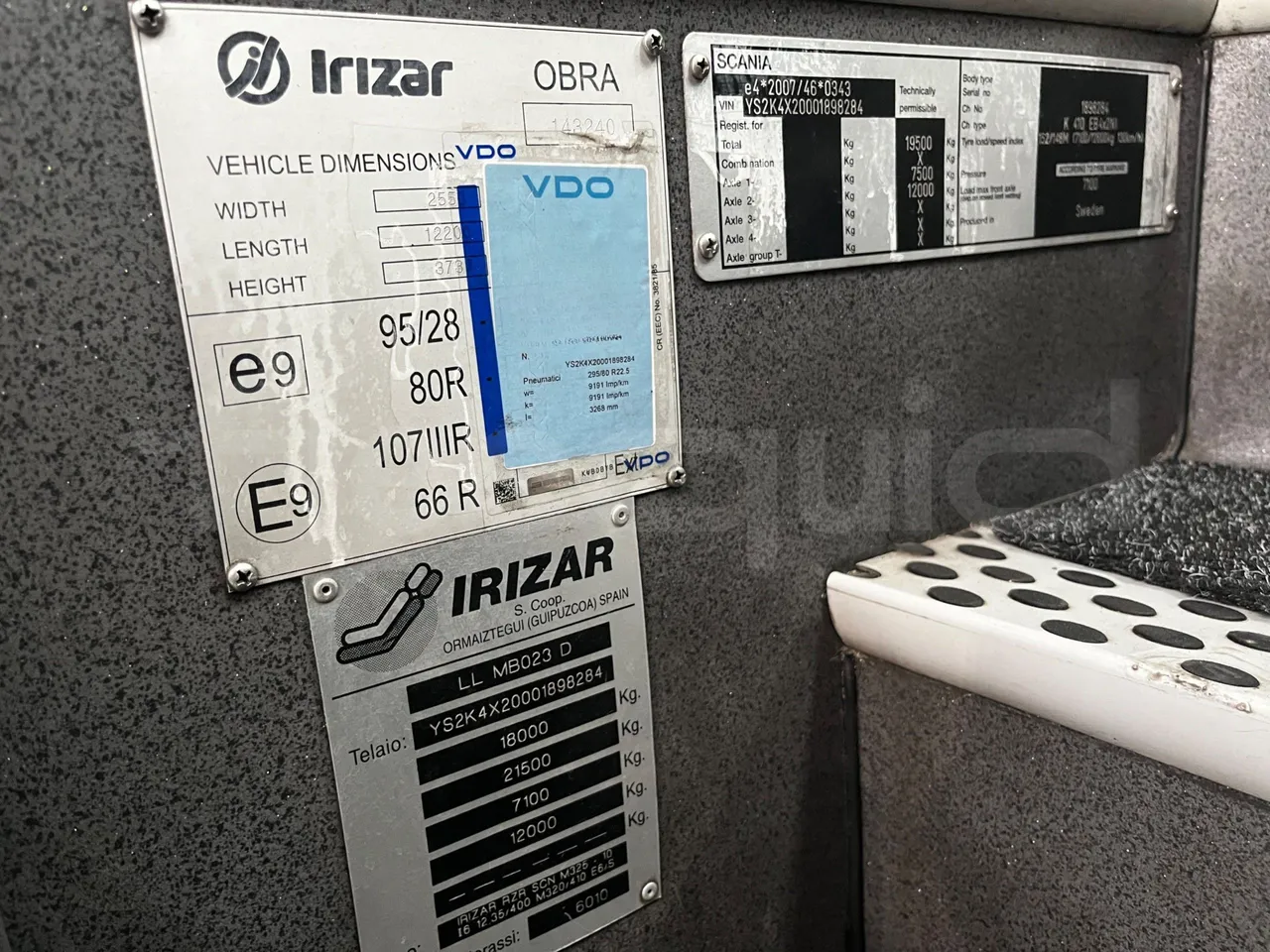 Irizar i6 12.35 - EUR6 - 305kW - 12.200m - vehicle plate photo