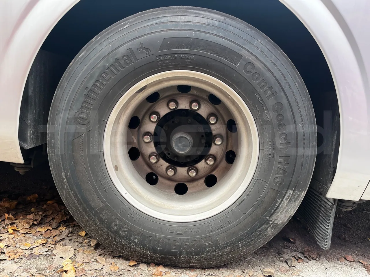 Irizar i6 12.35 - EUR6 - 305kW - 12.200m - rear left tire photo