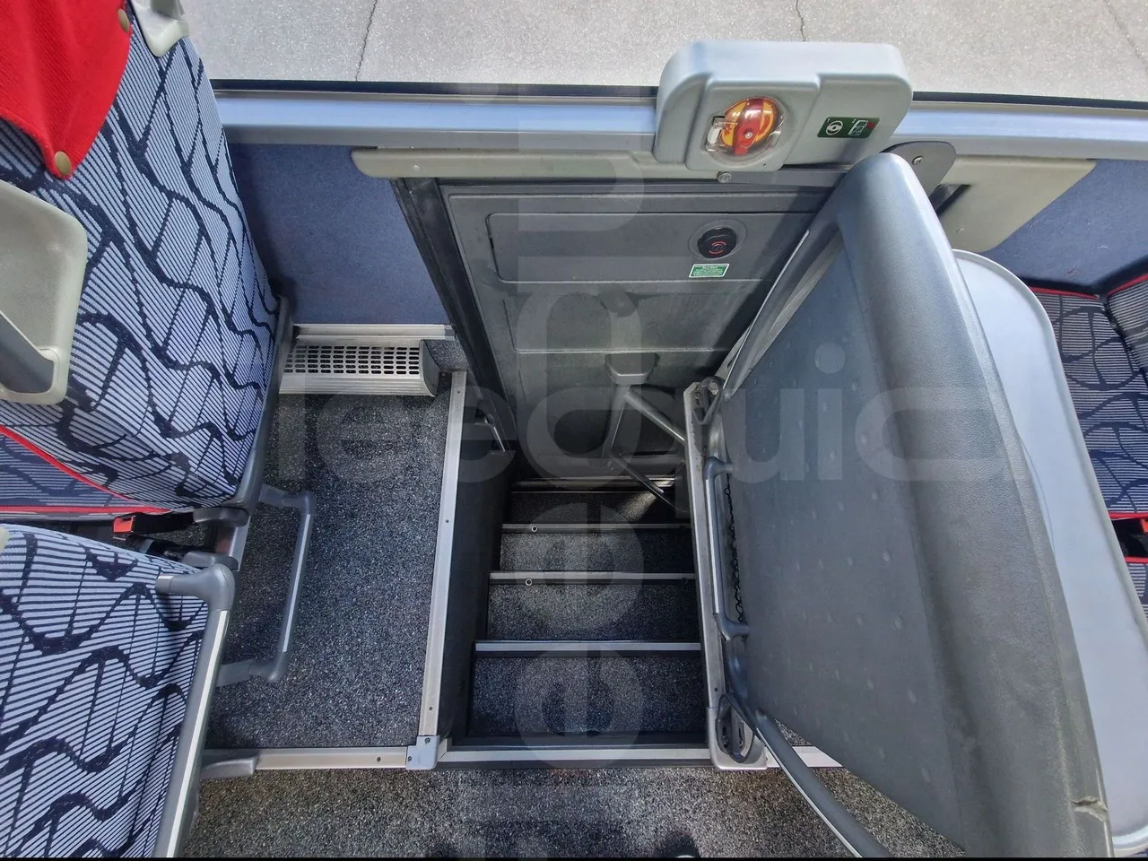 Mercedes-Benz Tourismo RHD / Euro 6 - 290 Kw - 12,140 Mt - jack and driver keys