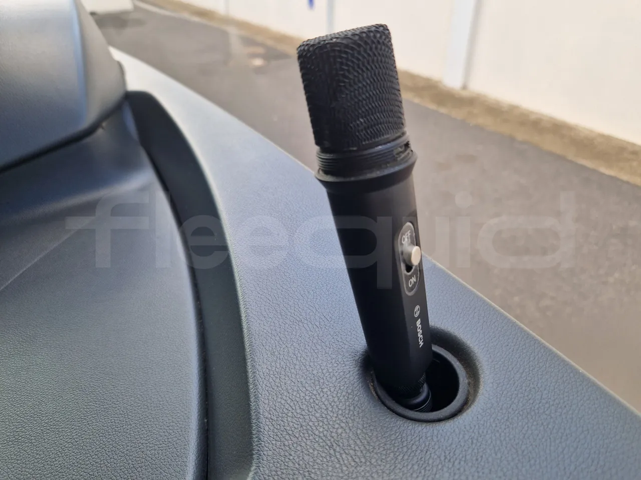 Mercedes-Benz Tourismo RHD / Euro 6 - 290 Kw - 12,140 Mt - hostes microphone accessories photo