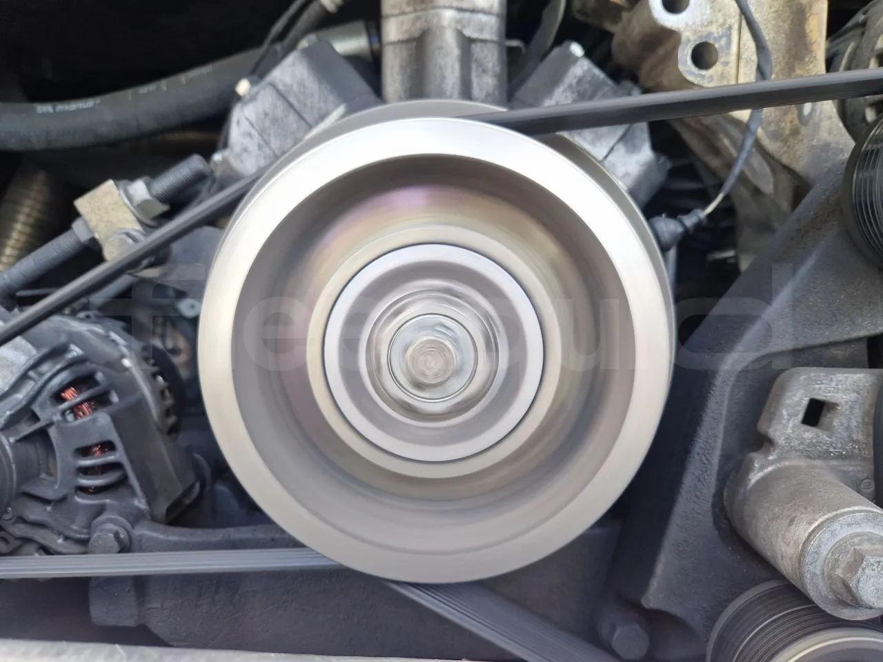 Mercedes-Benz Tourismo RHD / Euro 6 - 290 Kw - 12,140 Mt - air conditioning compressor