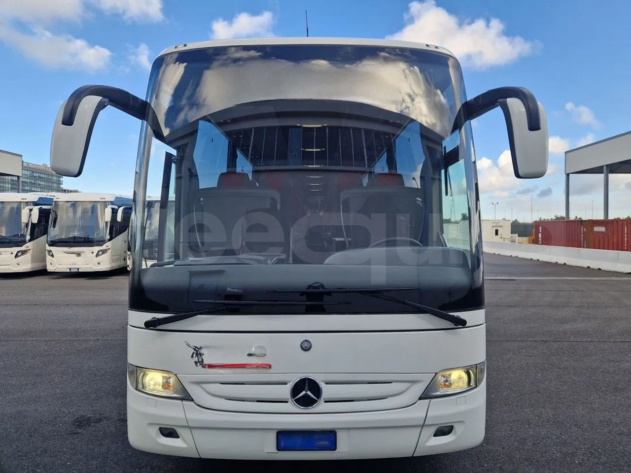 Mercedes-Benz Tourismo RHD / Euro 6 - 290 Kw - 12,140 Mt - front photo