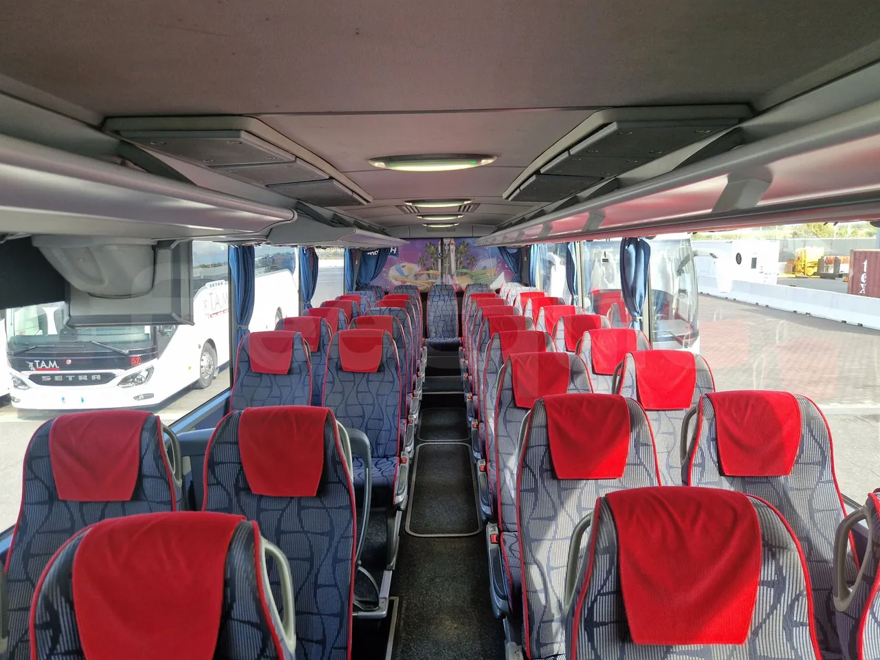 Mercedes-Benz Tourismo RHD / Euro 6 - 290 Kw - 12,140 Mt - interior reverse seats driver height