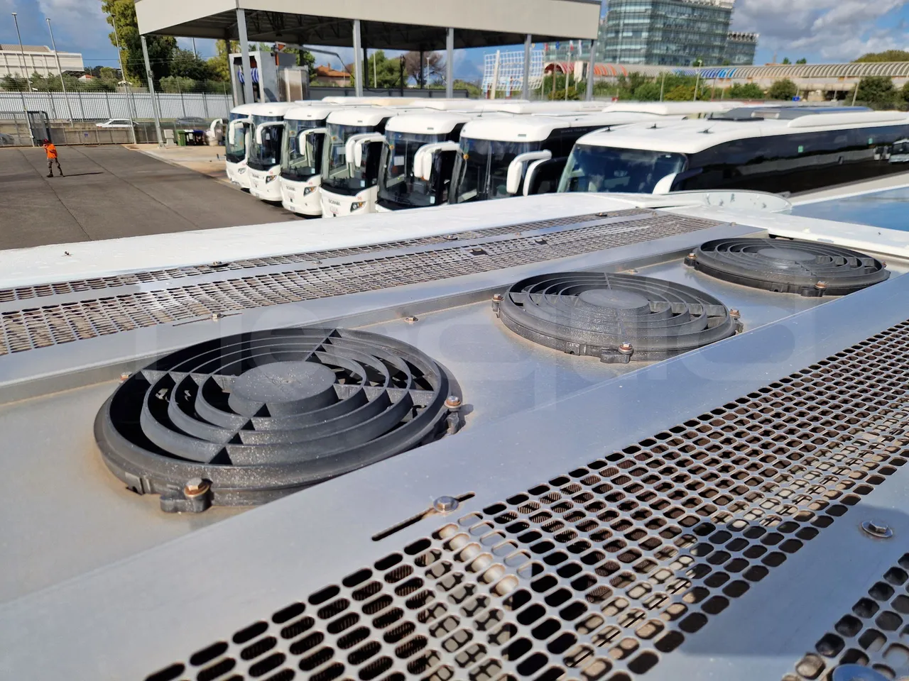 Mercedes-Benz Tourismo RHD / Euro 6 - 290 Kw - 12,140 Mt - platform code photo