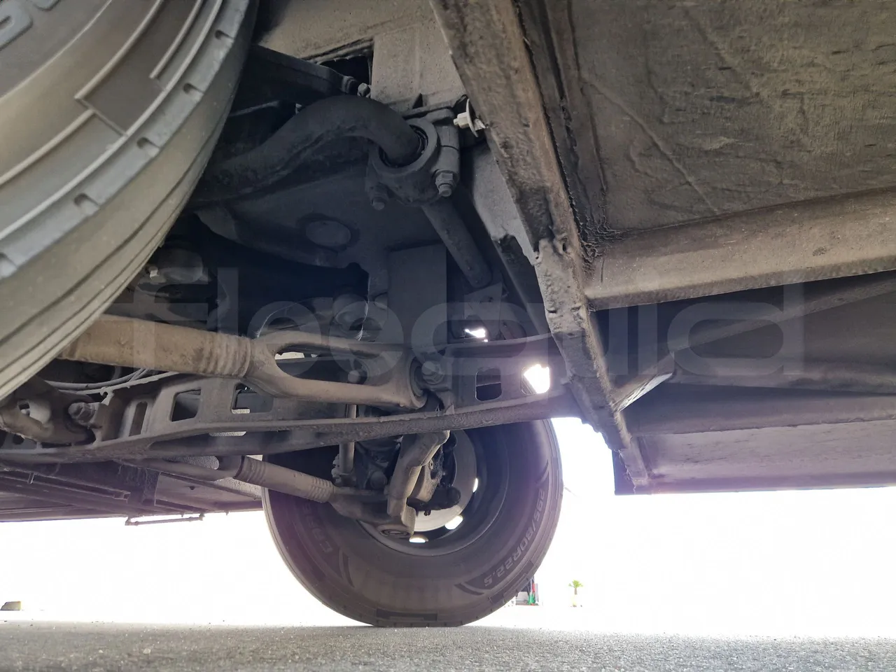 Mercedes-Benz Tourismo RHD / Euro 6 - 290 Kw - 12,140 Mt - front axle left side