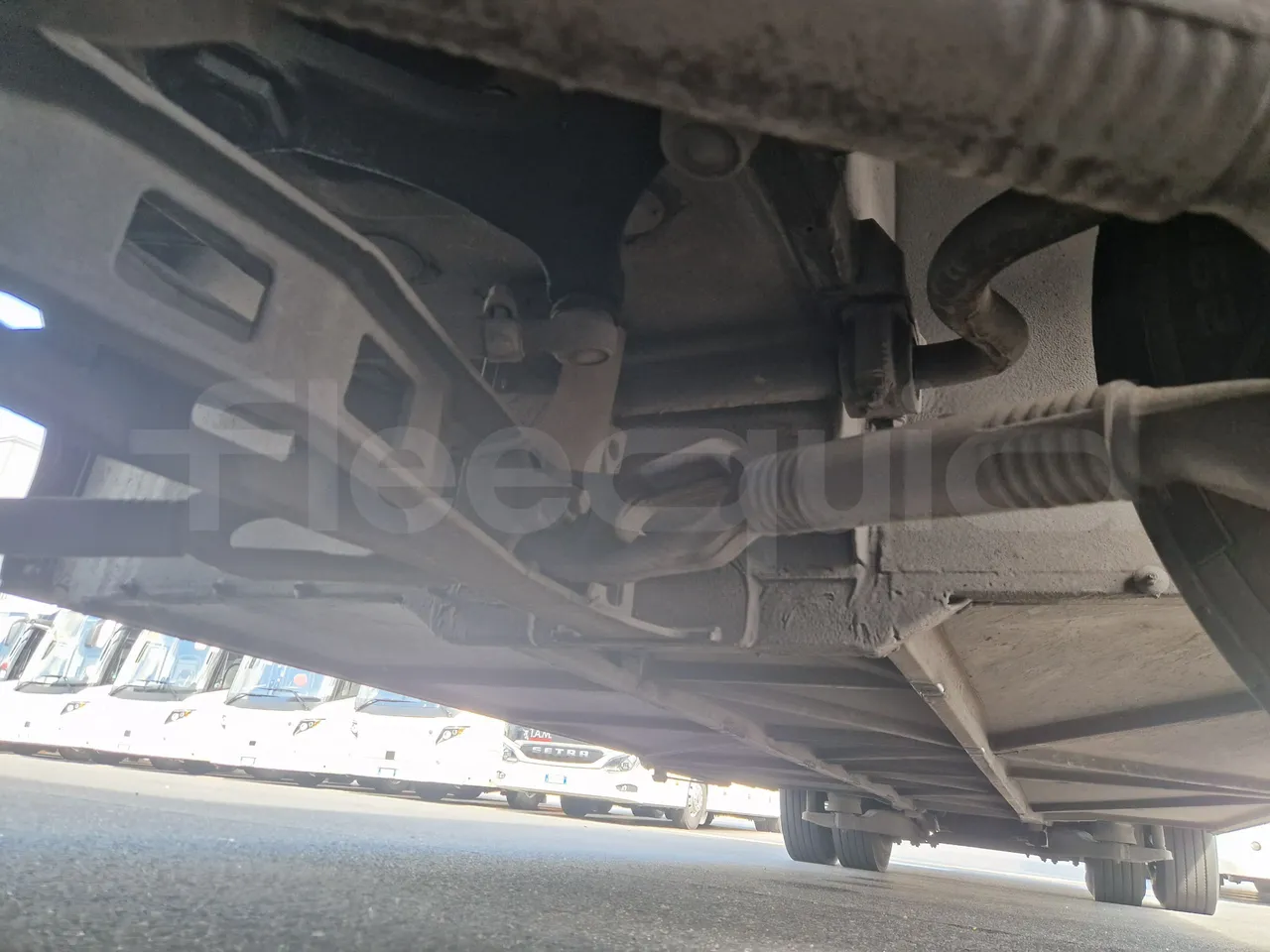 Mercedes-Benz Tourismo RHD / Euro 6 - 290 Kw - 12,140 Mt - central undercarriage photo