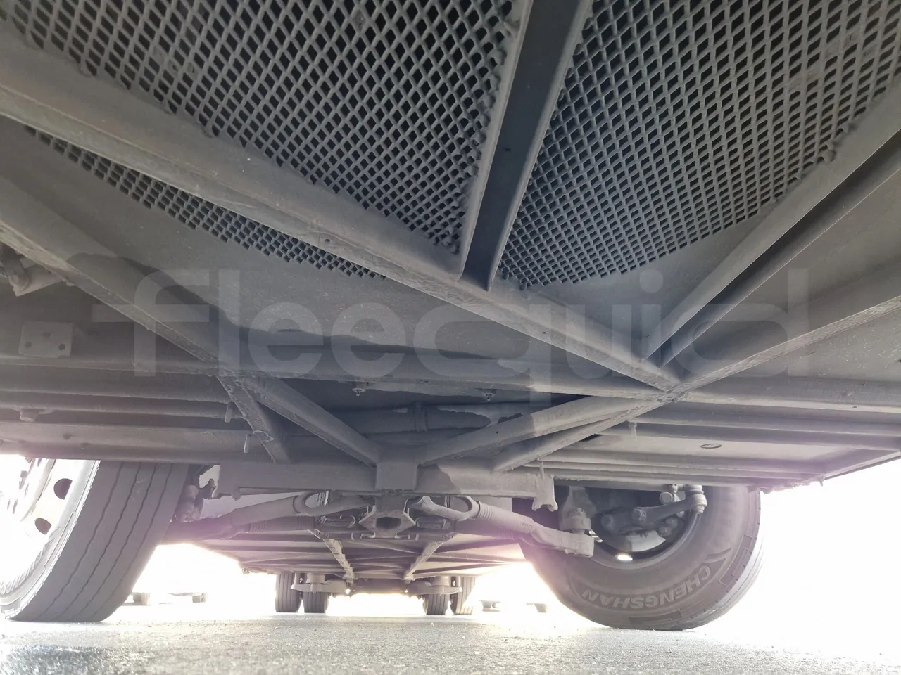 Mercedes-Benz Tourismo RHD / Euro 6 - 290 Kw - 12,140 Mt - front undercarriage from front