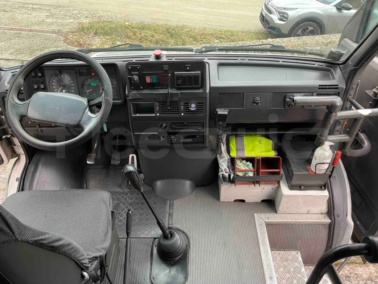 Iveco Daily A40E12 - Euro 2 - 90 kW - 5.970 mt - dashboard lights on