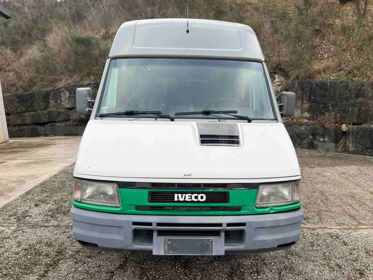 Iveco Daily A40E12 - Euro 2 - 90 kW - 5.970 mt - front photo