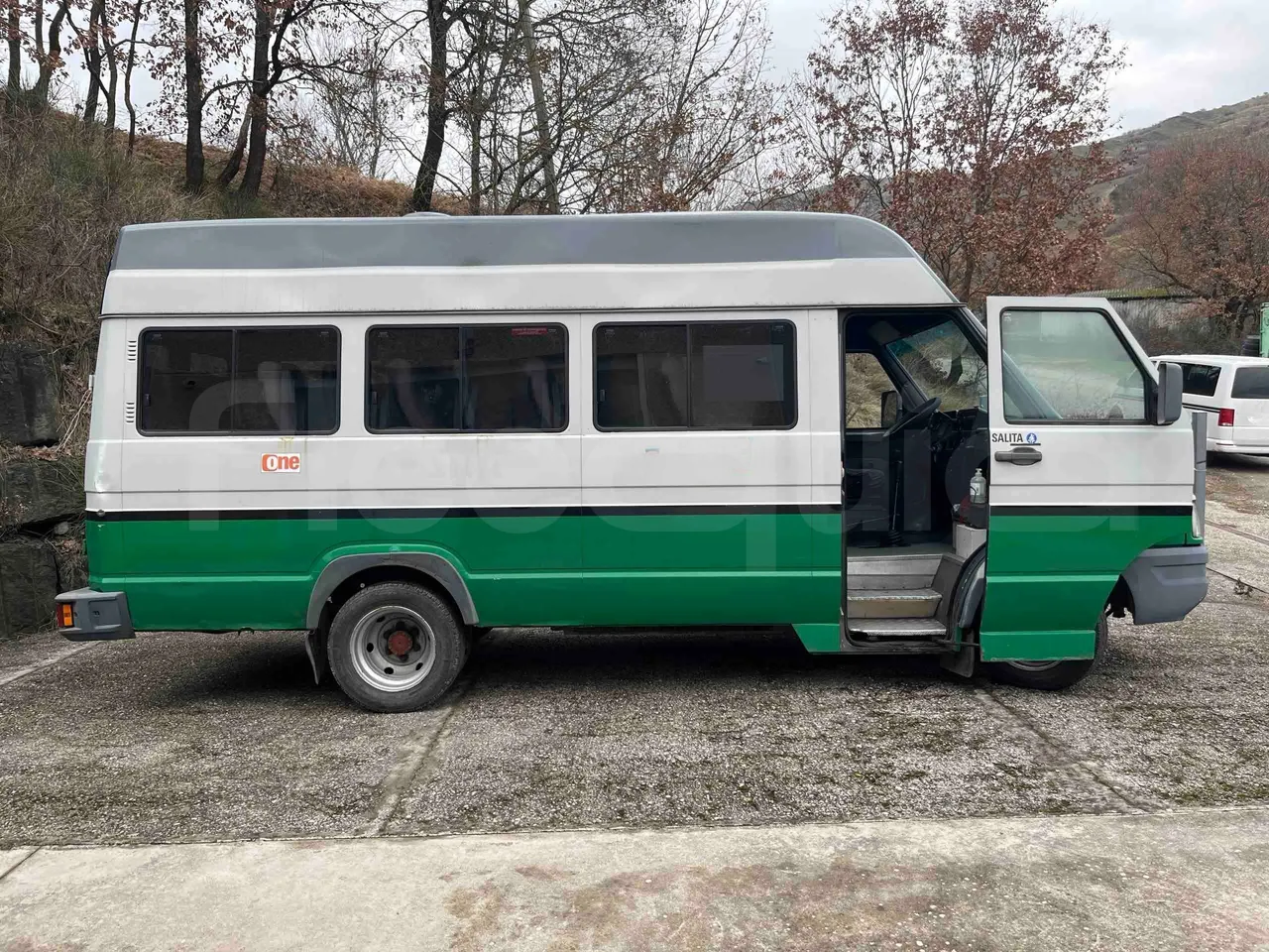 Iveco Daily A40E12 - Euro 2 - 90 kW - 5.970 mt - rear hatch open