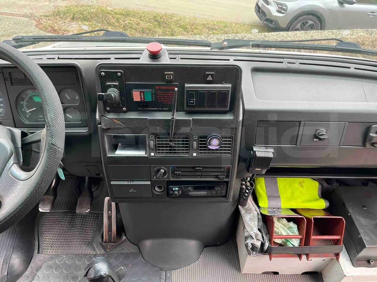 Iveco Daily A40E12 - Euro 2 - 90 kW - 5.970 mt - steering wheel photo