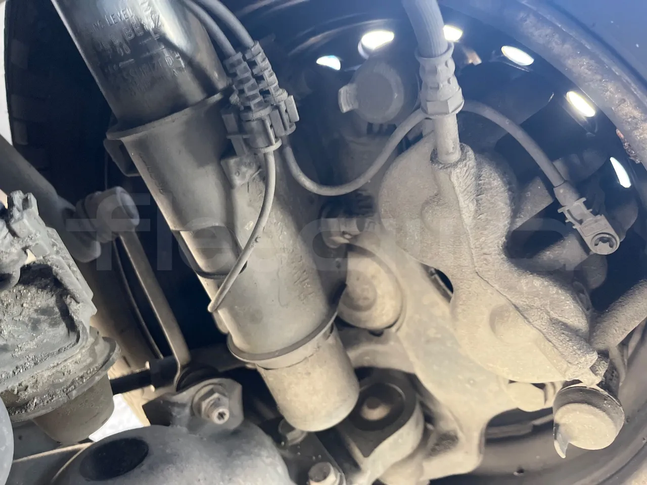 Mercedes-Benz Sprinter UNVI - EUR6/120kW/7.545m - front brake calipers right